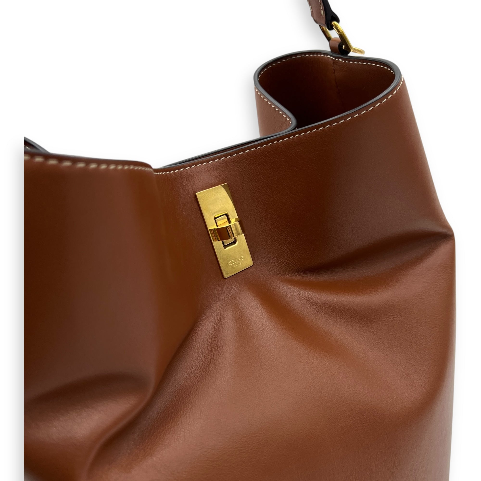 16 Tan Bucket Bag in Calfskin, Gold hardware - Image 7