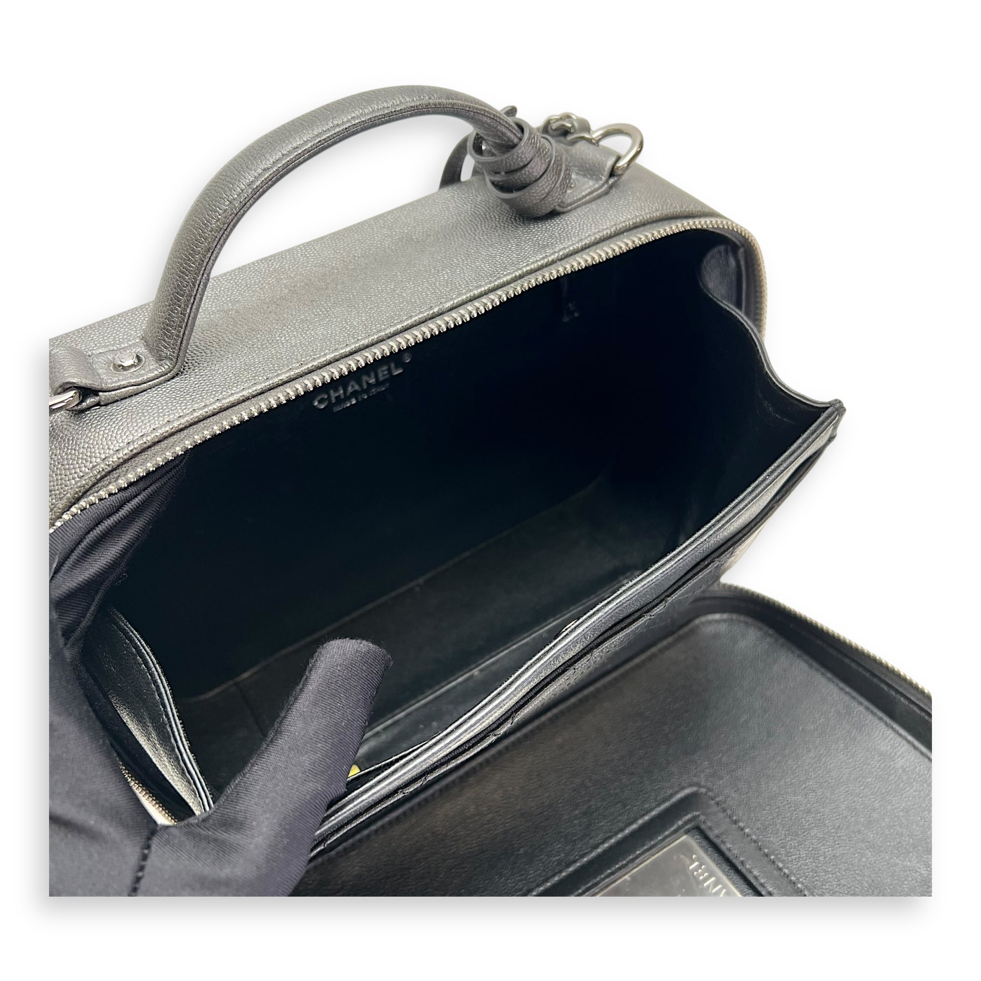 CC Filigree Large Silver Top Handle Bag in Caviar Leather, Silver hardware - Image 13