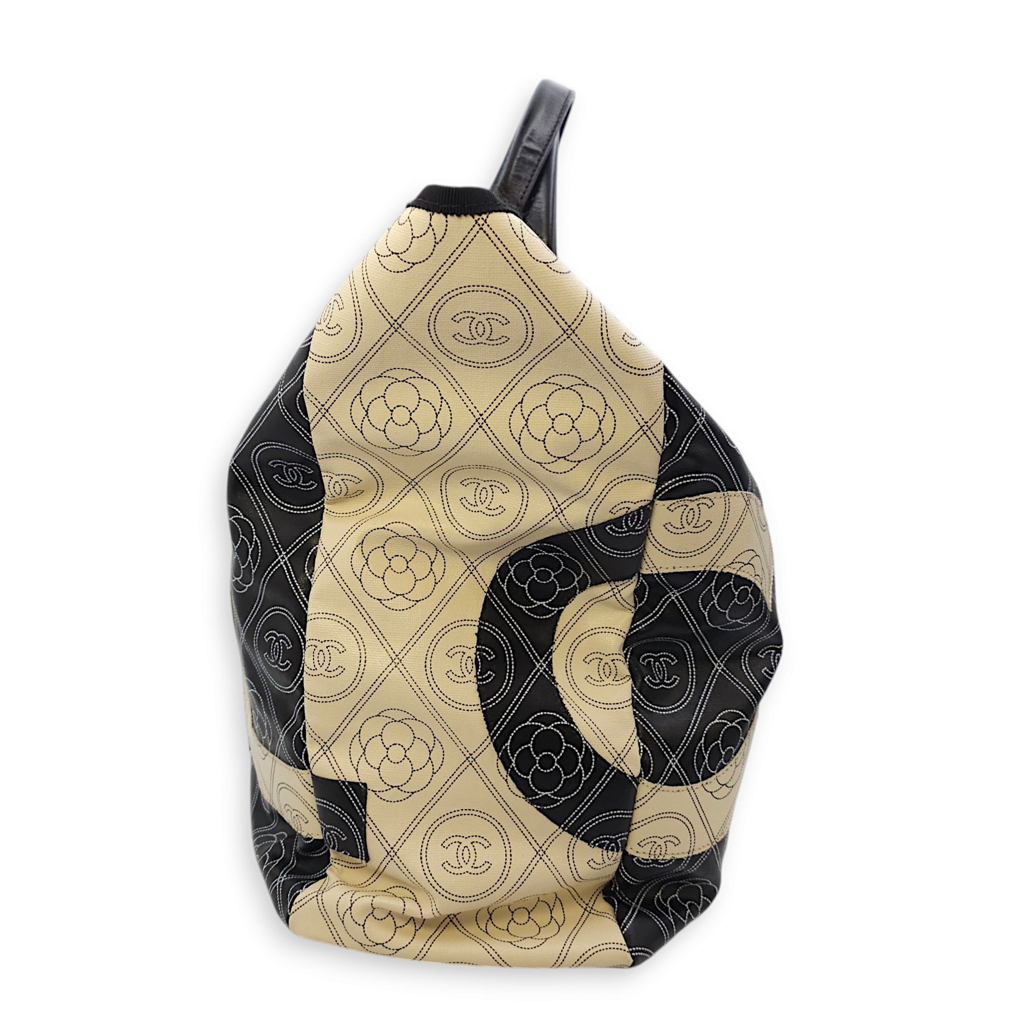 Camellia Logo Printed Deauville Black & cream Tote Bag in Coated Canvas, Silver hardware - Image 4