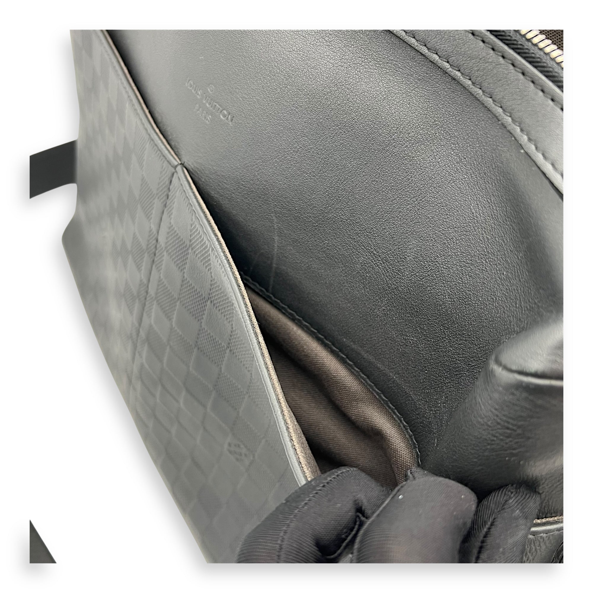 Calypso Messenger Black in Damier Infini, Gunmetal hardware - Image 17