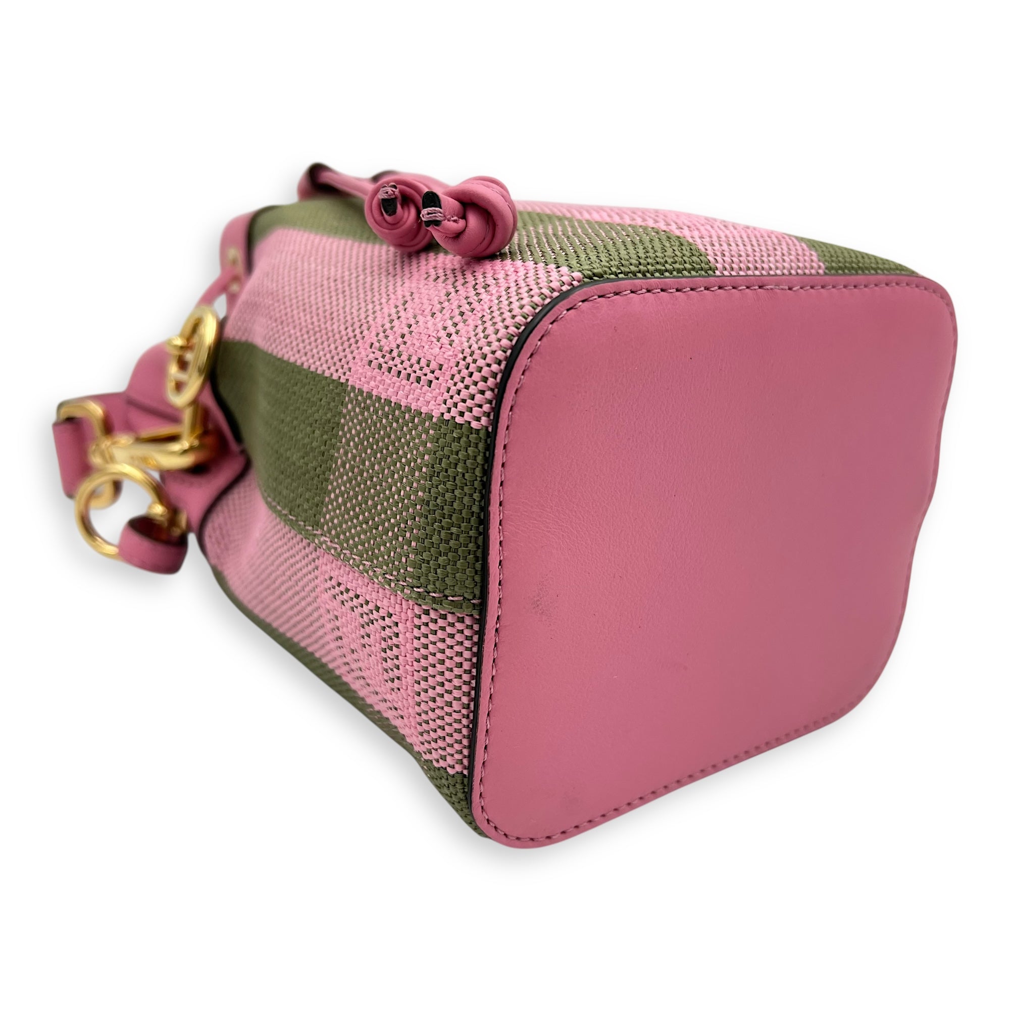Mon Tresor Mini Pink Bucket Bag in Raffia, Gold hardware - Image 10
