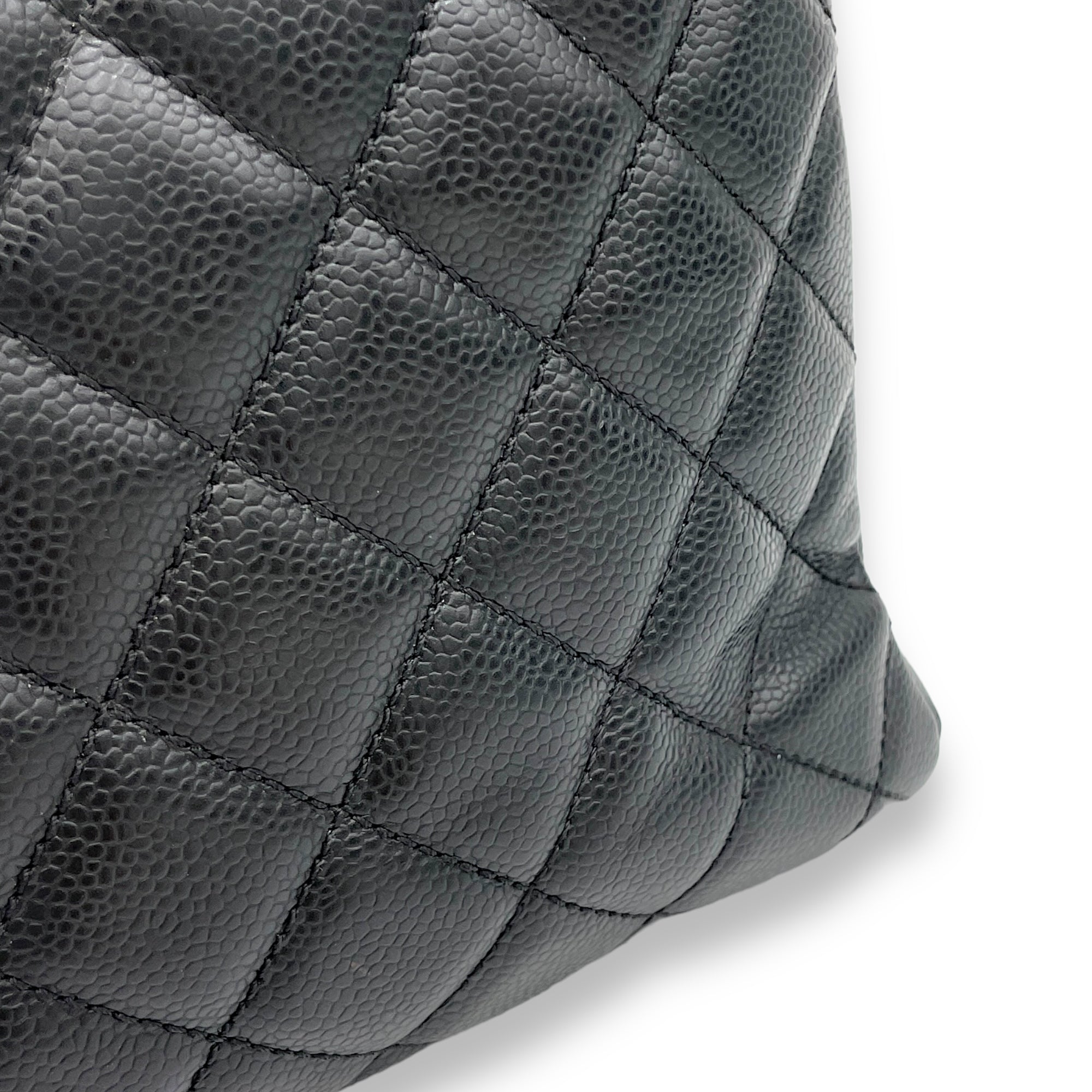 GST XL Black Shoulder Bag in Caviar Leather, Gold hardware - Image 11