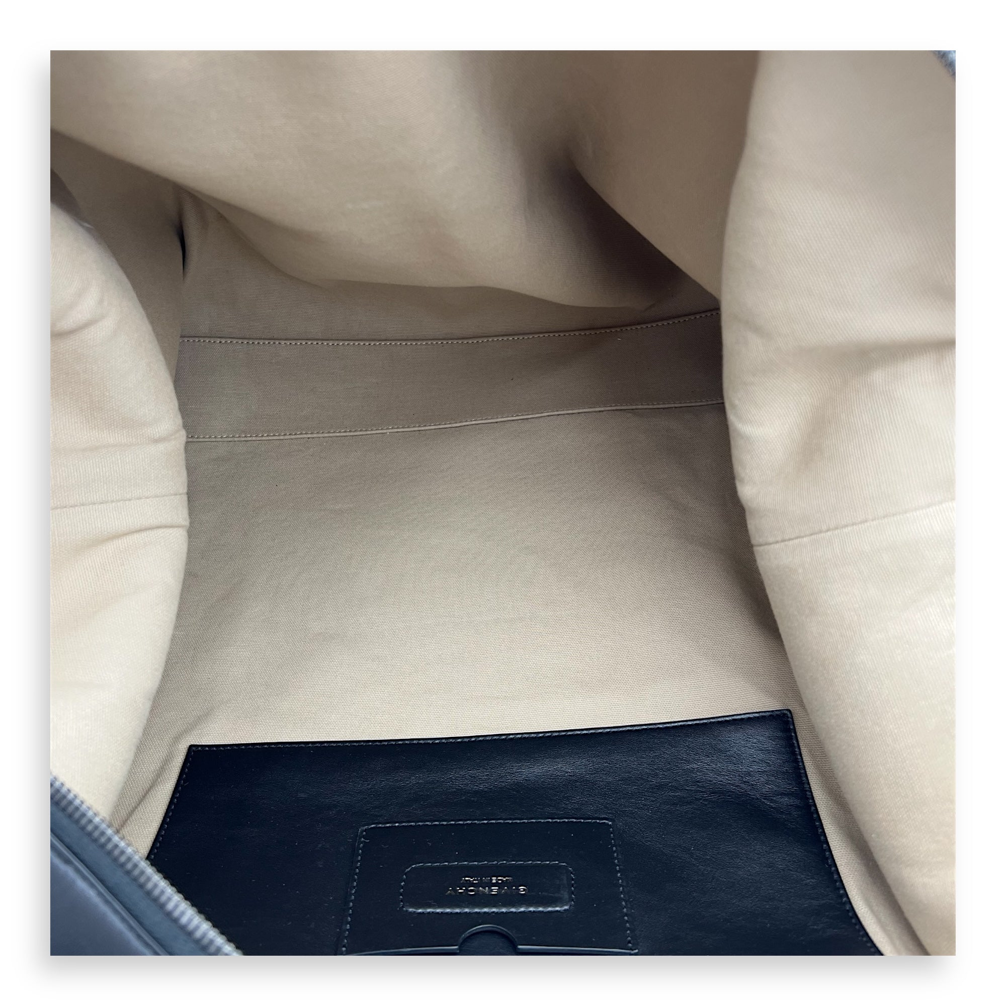 Antigona Maxi Black Duffle Bag in Calfskin, Silver hardware - Image 7