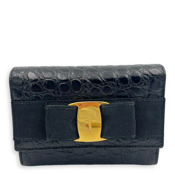 Vara Bow Shoulder Bag Black in Crocodile Leather, Gold hardware
