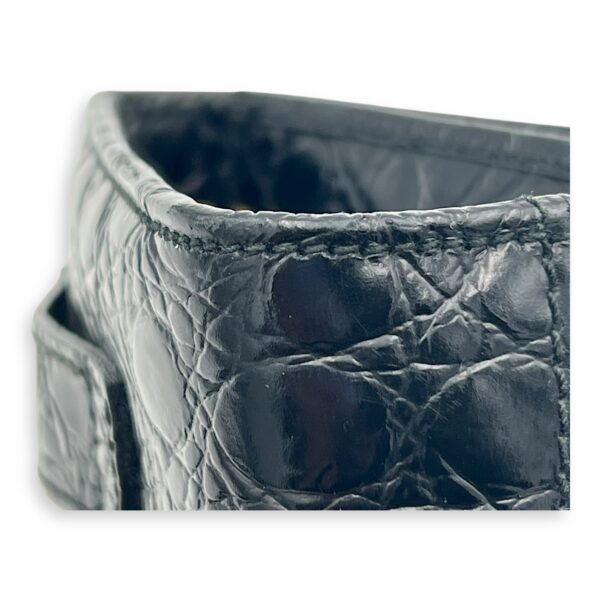 Vara Bow Shoulder Bag Black in Crocodile Leather, Gold hardware - Image 9