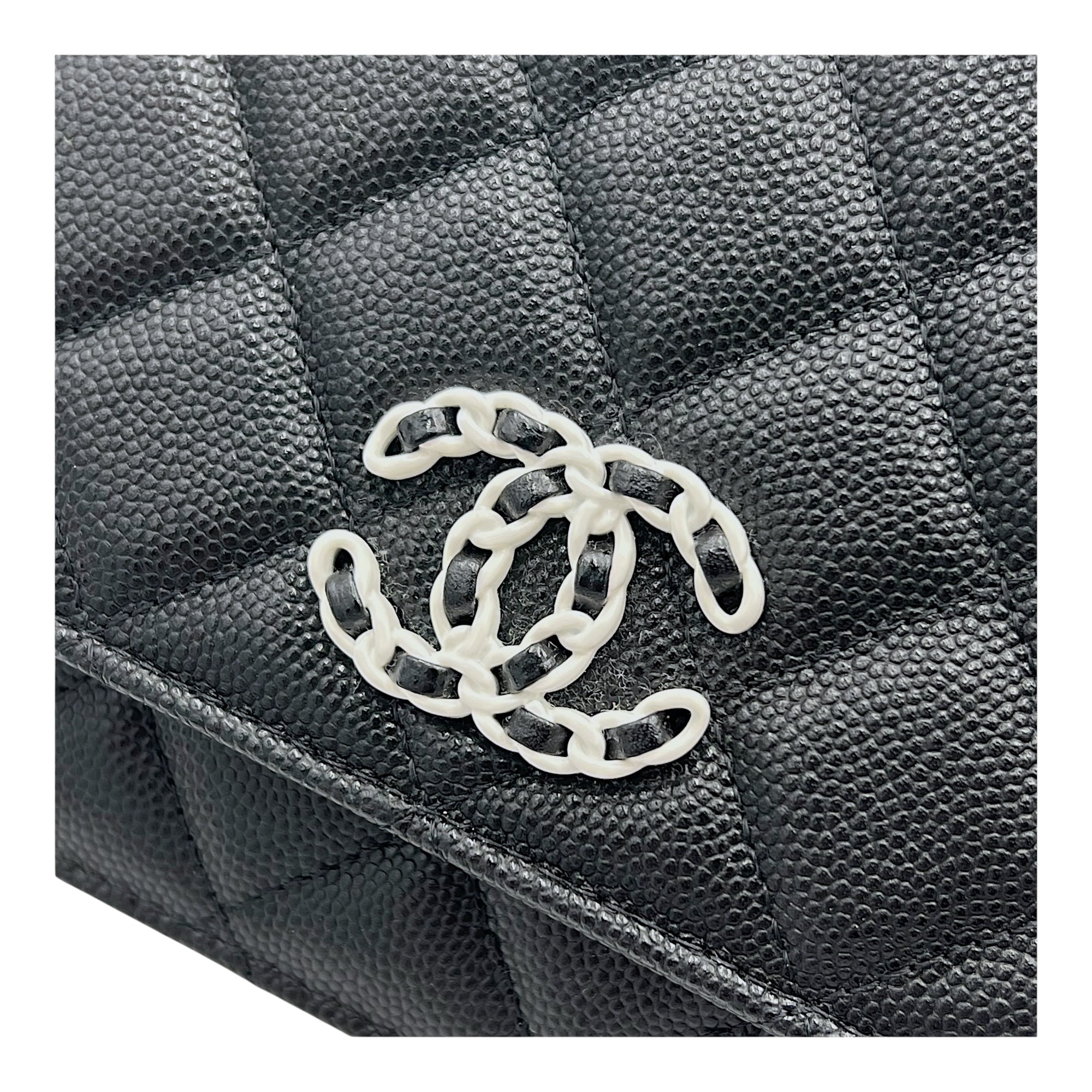 Classic Wallet On Chain Black in Caviar Leather, Silver hardware - Image 7
