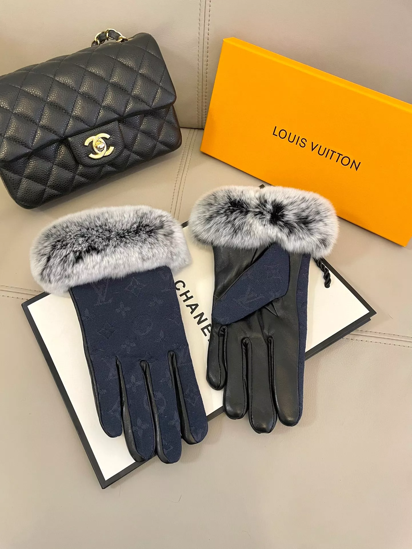 BestValue 7535 Louis Vuitton LV Gloves - Image 3