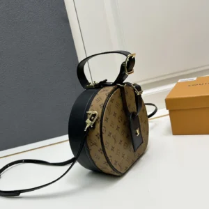 Louis Vuitton AAA Quality Messenger Bags For Women Durable 9644