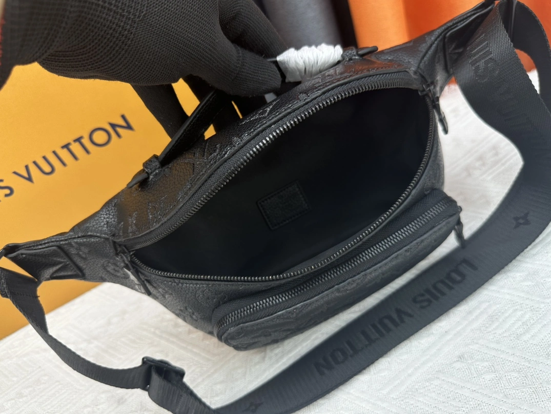 WellDesigned 2441 Louis Vuitton LV AAA Quality Belt Bags For Unisex - Image 8